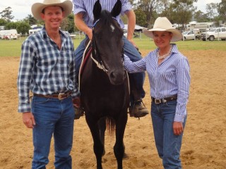 Top price of the Dalby ASH sale at $40,000 was Somerset Envy was by Marama Montague, a son of Warrenbri Romeo from the Somerset Whitney dam who carries the bloodlines of Reality and Elliotts Creek Cadet, and behalf of Victorian vendors Bulla Lyn Stud, of Diggers Rest.  Pictured is the buyer Darren Rafton, Allora, and Peter and Toni O'Neill of Springsure who presented the mare on behalf of the vendor