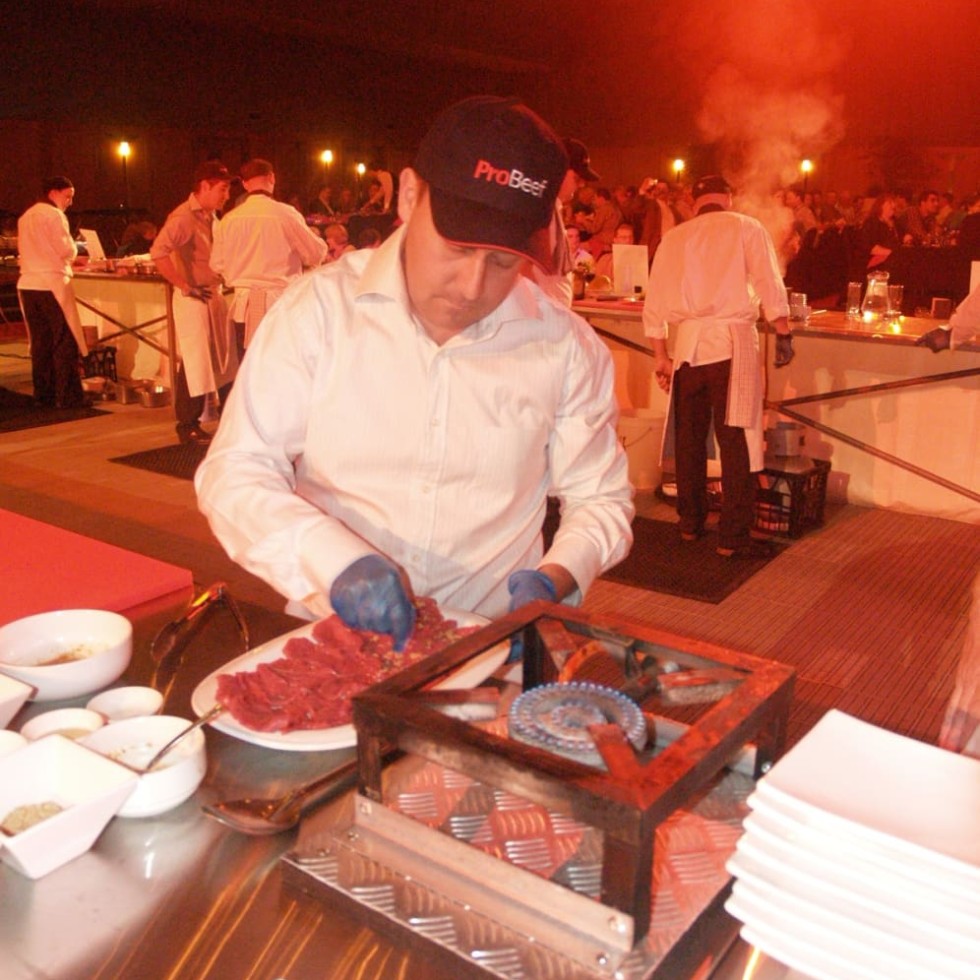 Wainuio feedlot manager Geoff Cornford pictured during take in a celebrity chef challenge among lotfeeders staged as part of the last BeefEx event in 2010.