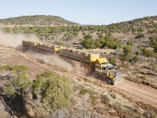 With 75 prime movers and a one-time uplift capacity of 373 decks, Martins Stock Haulage has extended its operations throughout eastern Australia. 