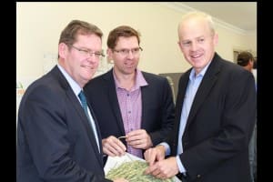 Queenland ag minister John McVeigh, Toowoomba Regional Councillor Geoff McDonald and Feed Central MD Tim Ford. 