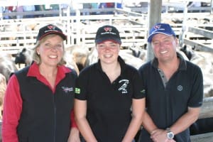 Jo Moore, Weeran, with with Michael and Nathalia Crowe, Gorae, who sold Weean blood Angus steers to 226c.