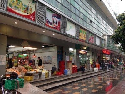 The Hai An Road wet market in Guangzhou.