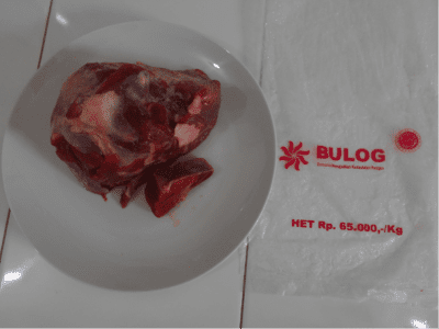  Photo – 1kg frozen Indian buffalo beef purchased Jakarta 6th September 2016.