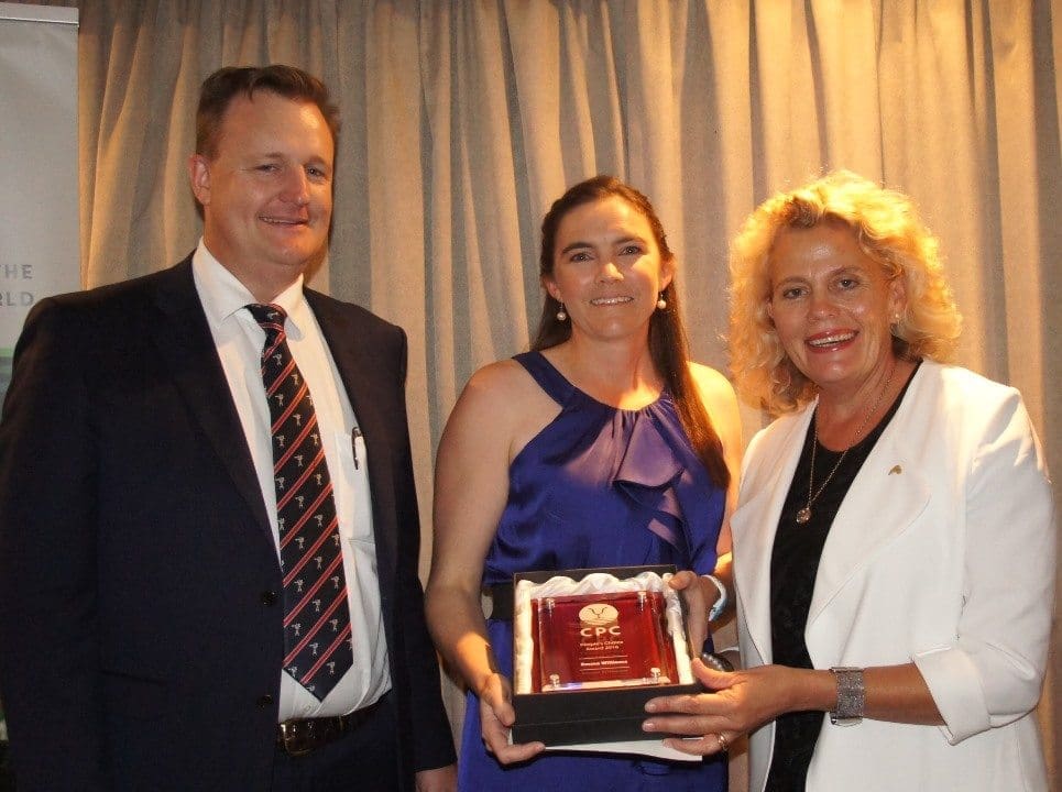 People’s Choice award winner Emma Williams, CPC's Qld region commercial business partner, based in Longreach, is congratulated by NFF president Fiona Simson and Troy Setter.