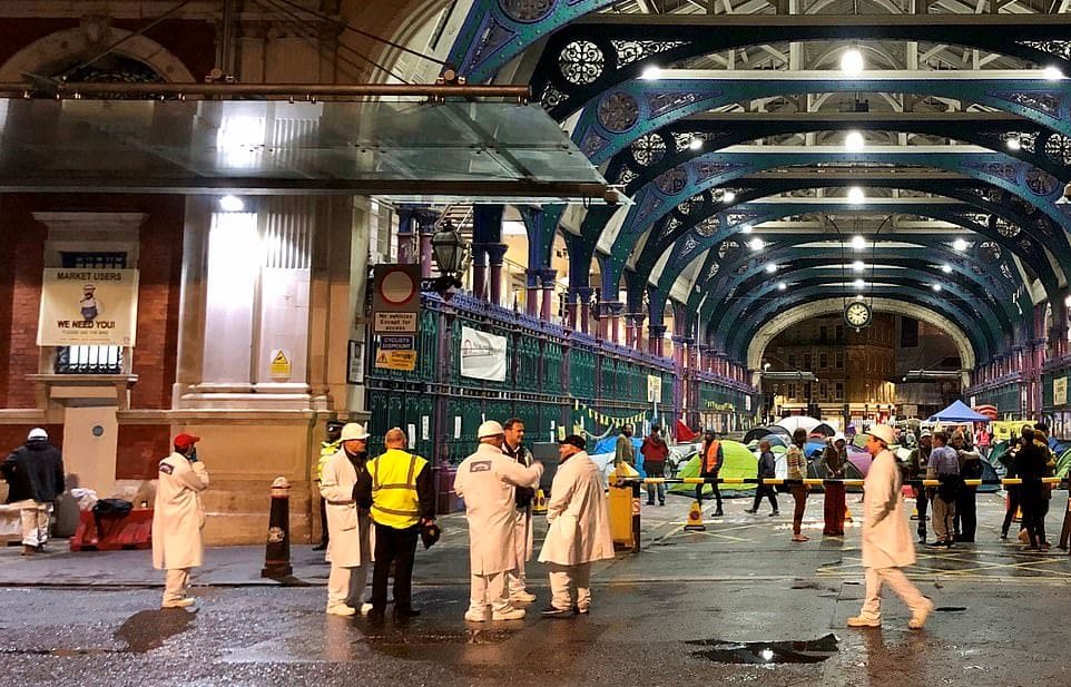 London's historic Smithfield meat market set to close, after 800 years + photos - Beef Central